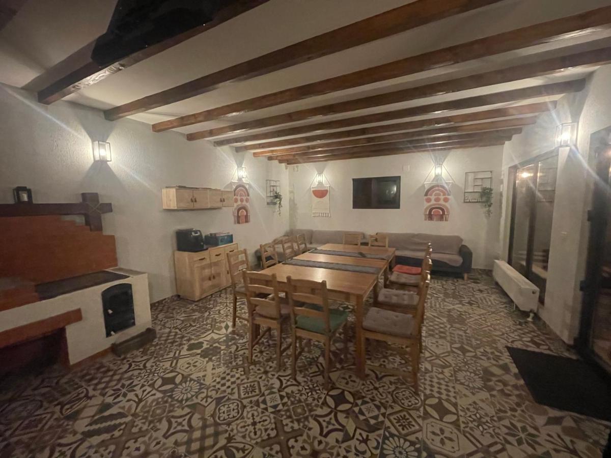 Pensiunea Saseasca Leresti Exterior foto